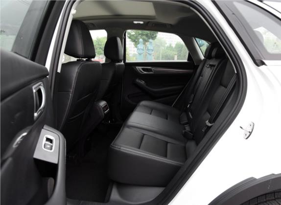 众泰SR7 2017款 1.5T CVT魔方之梦版 车厢座椅   后排空间