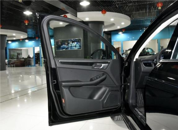 众泰SR9 2017款 2.0T 手动极致之光版 车厢座椅   前门板
