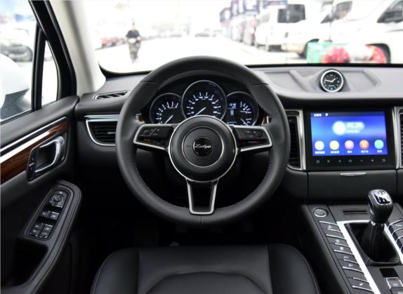 众泰SR9 2017款 2.0T 手动极致之心版 中控类   驾驶位