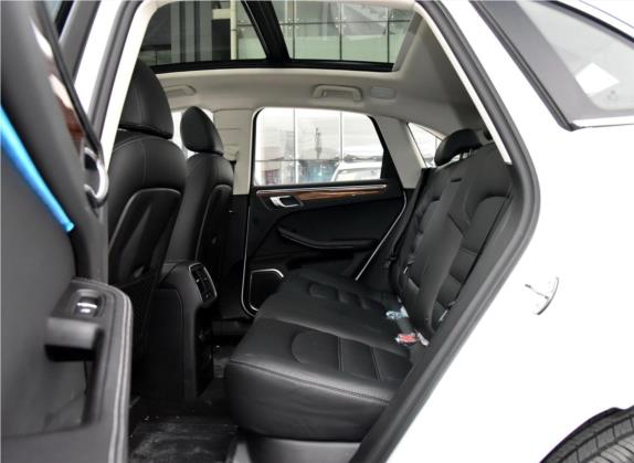 众泰SR9 2017款 2.0T 手动极致之心版 车厢座椅   后排空间