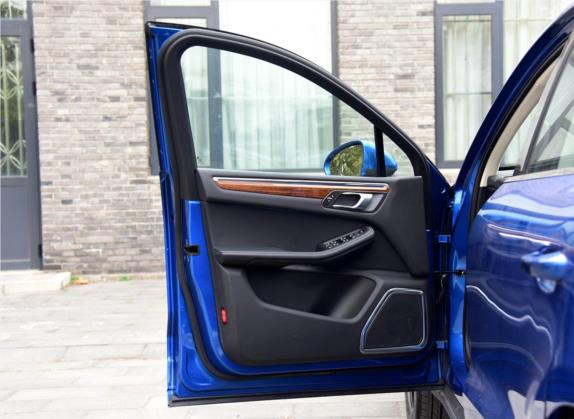众泰SR9 2017款 2.0T 手动极致之梦版 车厢座椅   前门板