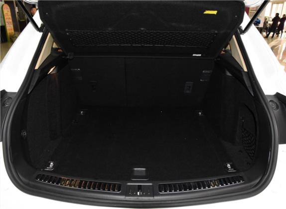 众泰SR9 2017款 2.0T 自动极致之光版 车厢座椅   后备厢