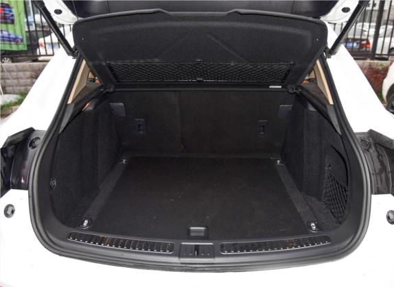 众泰SR9 2017款 2.0T 自动极致之心版 车厢座椅   后备厢