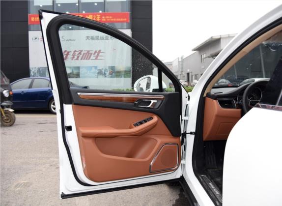 众泰SR9 2017款 2.0T 自动极致之心版 车厢座椅   前门板