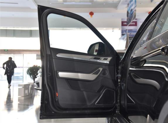大迈X7 2017款 上进版 1.8T DCT华山型 车厢座椅   前门板