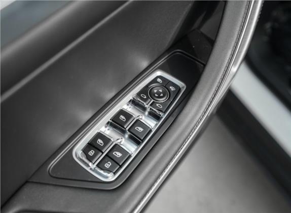 大迈X7 2018款 2.0T 自动至尊型 车厢座椅   门窗控制