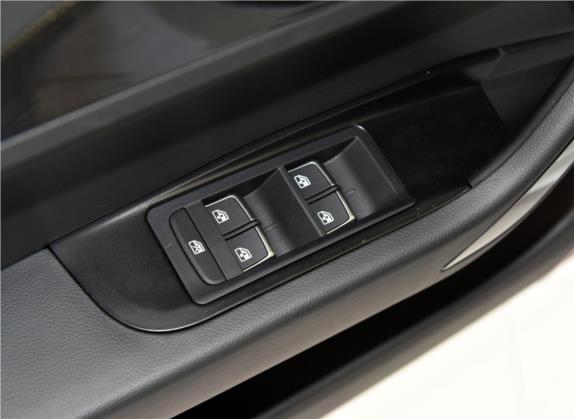众泰Z560 2017款 1.5T 手动舒适型 车厢座椅   门窗控制