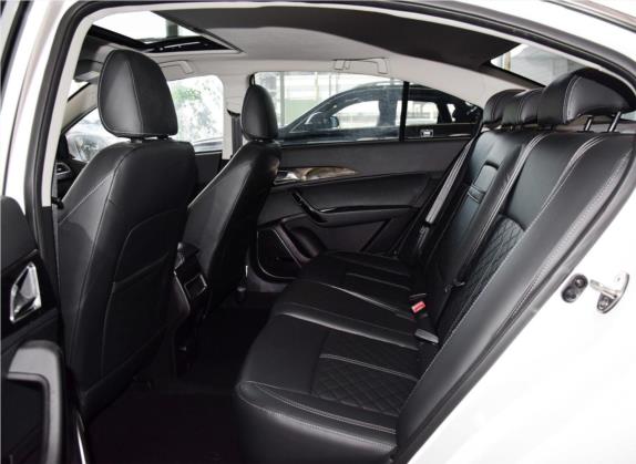 众泰Z560 2017款 1.5T 手动尊贵型 车厢座椅   后排空间
