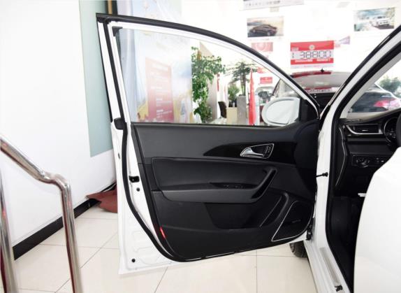 众泰Z560 2017款 1.5T 手动尊贵型 车厢座椅   前门板