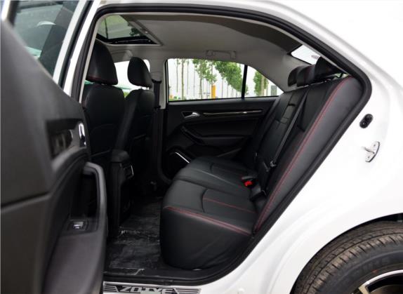 众泰Z360 2017款 1.5L 手动尊贵型 车厢座椅   后排空间