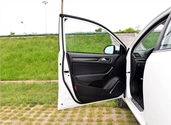 众泰Z360 2017款 1.5L 手动尊贵型 车厢座椅   前门板