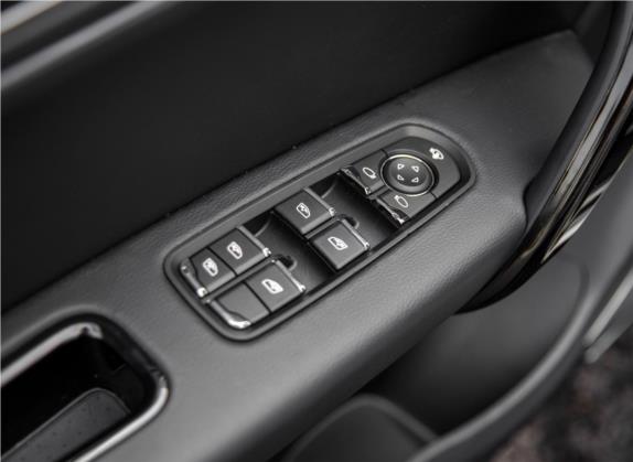 众泰T600 Coupe 2017款 1.5T 自动尊贵型 车厢座椅   门窗控制