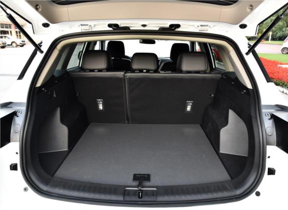 众泰T600 Coupe 2017款 1.8T 自动豪华型 车厢座椅   后备厢