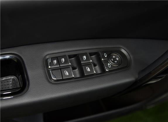 众泰T600 Coupe 2017款 1.8T 自动尊享型 车厢座椅   门窗控制