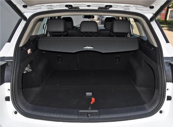 众泰T600 Coupe 2017款 1.8T 自动旗舰型 车厢座椅   后备厢