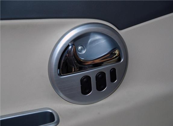 众泰5008 2010款 1.3L 手动豪华型 车厢座椅   门窗控制