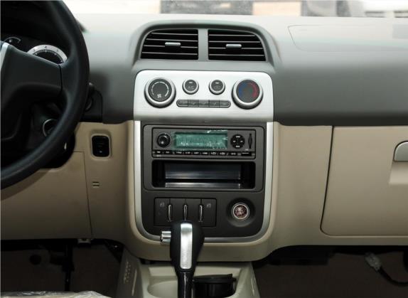 众泰5008 2010款 1.3L CVT标准型 中控类   中控台