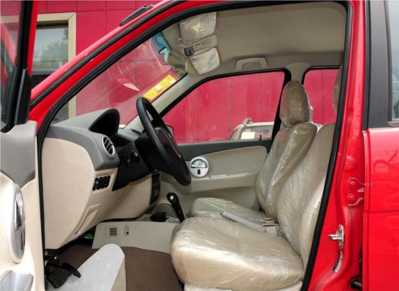 众泰5008 2010款 1.3L CVT标准型 车厢座椅   前排空间