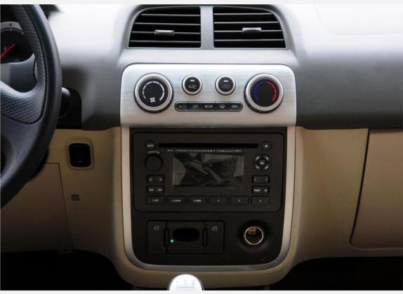 众泰5008 2010款 1.5L 手动舒适型 中控类   中控台