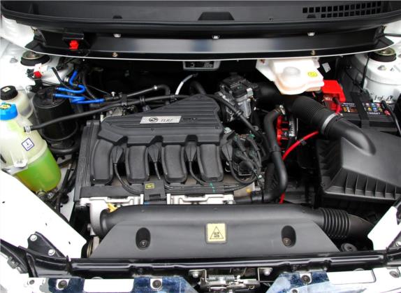 众泰M300 2010款 1.6L 汽油标准型6座 其他细节类   发动机舱